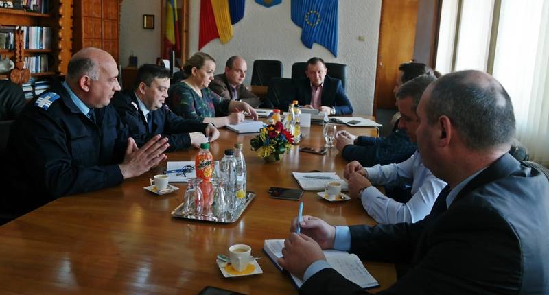 Prefectul Darius Filip s-a întâlnit cu șefii structurilor judeţene din MAI