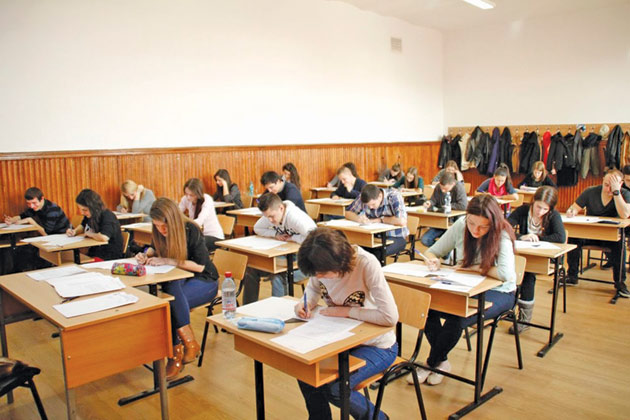 EDUCAȚIE Peste 2.400 de elevi din județul Satu Mare au susținut simularea Evaluării Naționale la Limba română