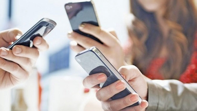 Cum folosesc românii smartphone-ul, potrivit Google