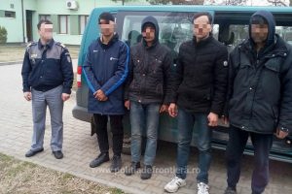 Patru irakieni, depistați în timp ce încercau să treacă ilegal frontiera