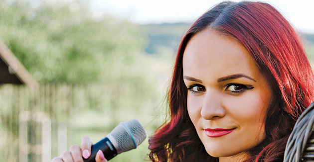 Artista sătmăreană Andra Zelenak a cântat la SnowFest (Franța)