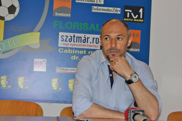 Conferinţă de presă cu scântei