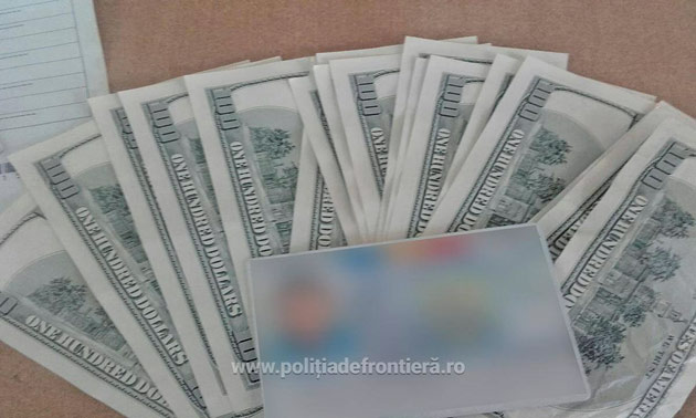 Dolari falși, depistați la Petea