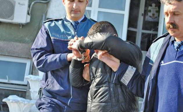 Hoț MINOR, prins de polițiști