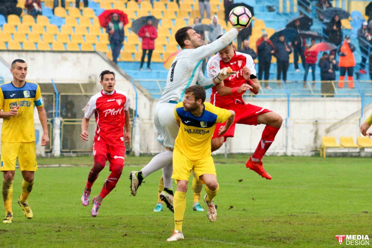 Olimpia are liber, UTA obligată să câştige la Clinceni