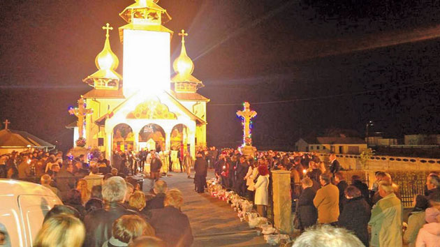 Învierea Domnului, întâmpinată de sătmăreni în biserici