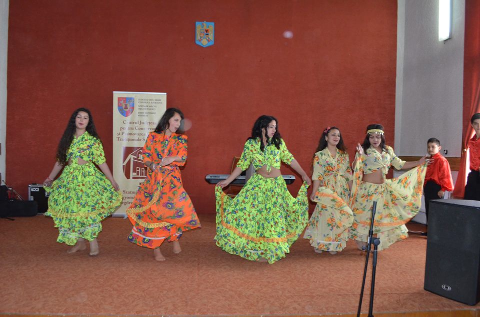 Petrecere la Satu Mare de Ziua Internațională a Romilor