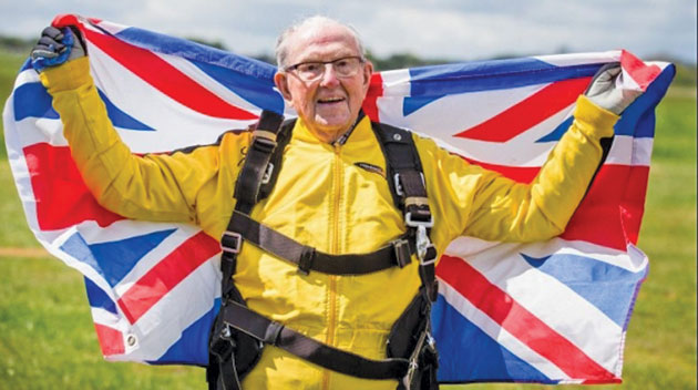 Un veteran de război a devenit cel mai bătrân parașutist din lume
