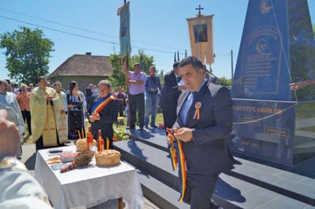 Ministrul Apărării, prezent la  dezvelirea Monumentului Eroilor de la Horea