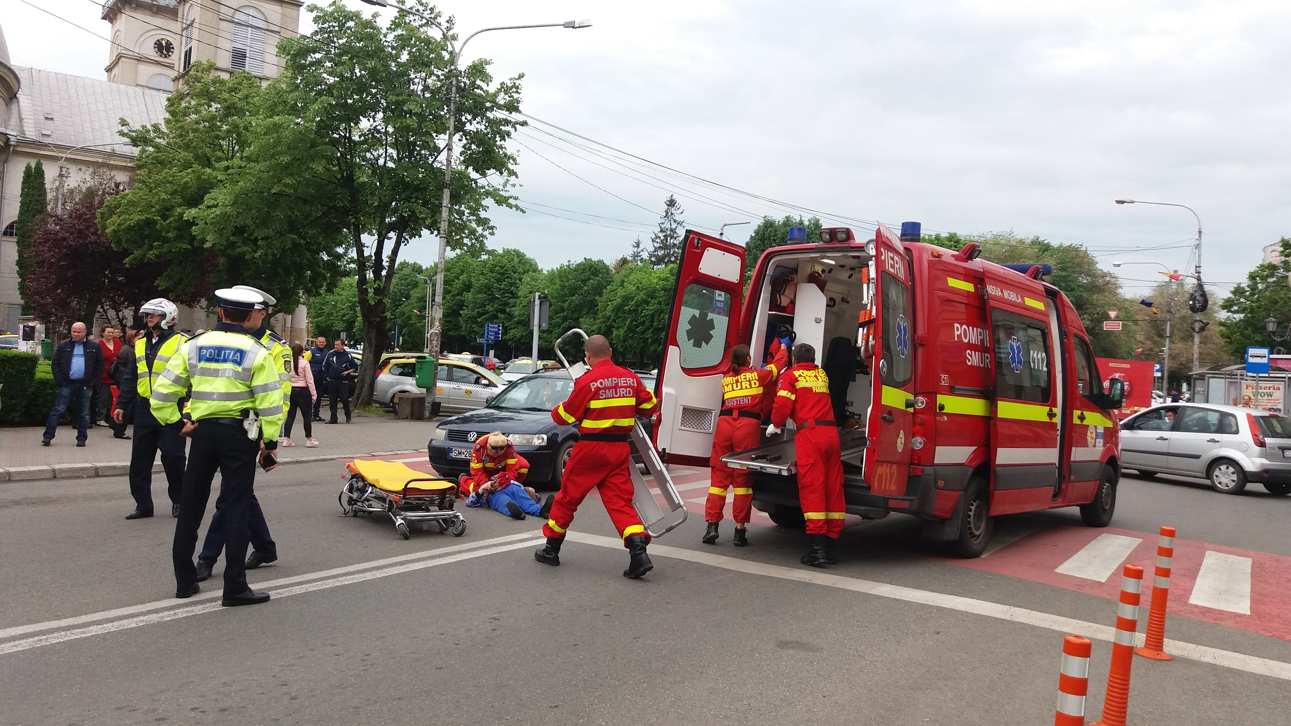 O bătrânică a fost rănită în urma unui  accident la Casa de Modă