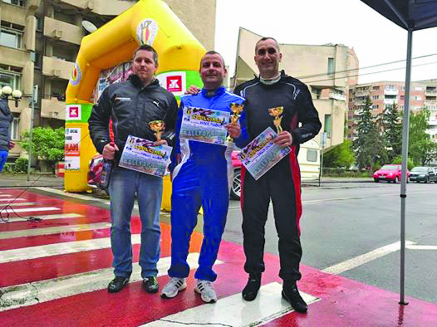 Spectacol total...în ploaie!