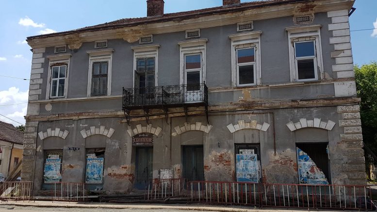 Daţi-ne simbolu’ înapoi!