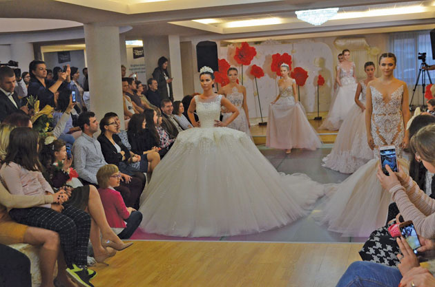 Seară incendiară la Fashion’s Night Out Satu Mare 2017