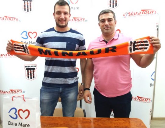 Nikola Lazic de la CSM, la Minaur Baia Mare