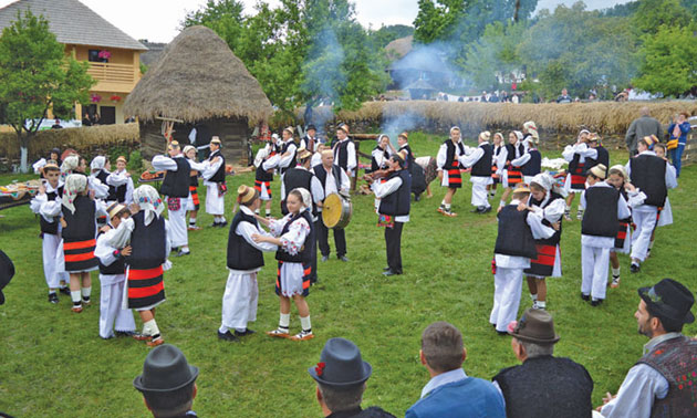 Asociaţia socio-culturală Țara Oașului, la Festivalul Nunților Tradiționale din Maramureş