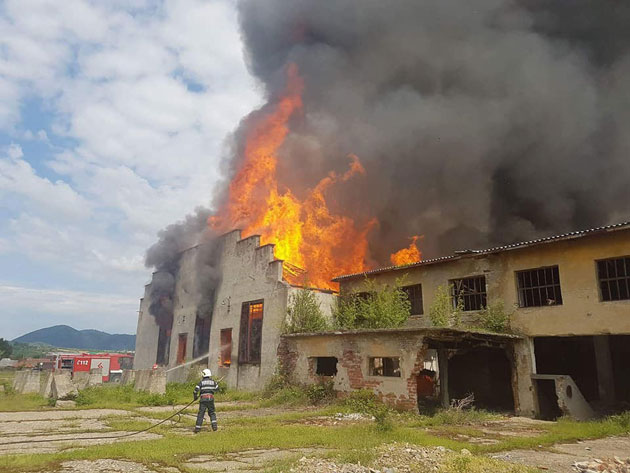 Sfârșit de săptămână intens pentru pompierii sătmăreni