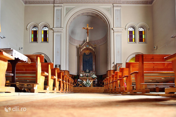 Povestea mănăstirii franciscane din Căpleni şi comorile care se află aici