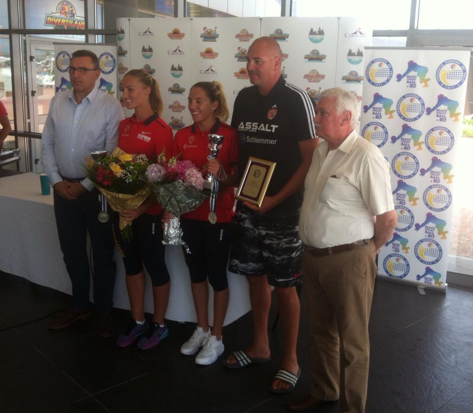 Adriana Matei şi Beata Vaida au fost premiate la revenirea în țară