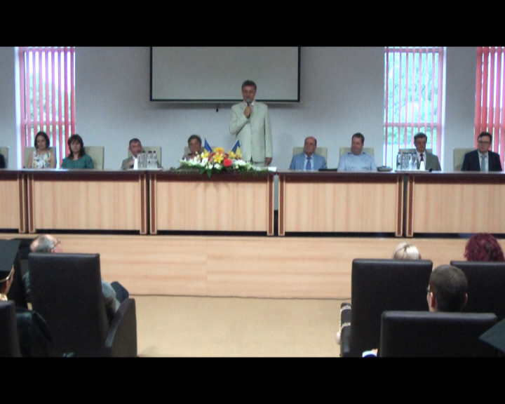 Curs festiv la Academia Comercială Satu Mare