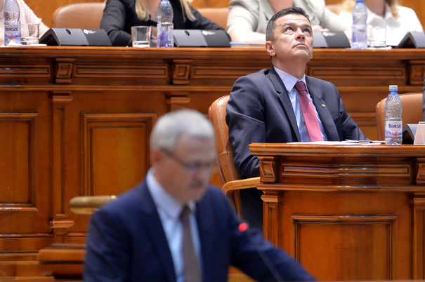 Guvernul Grindeanu a picat. Moțiunea de cenzură a fost votată de 241 de parlamentari