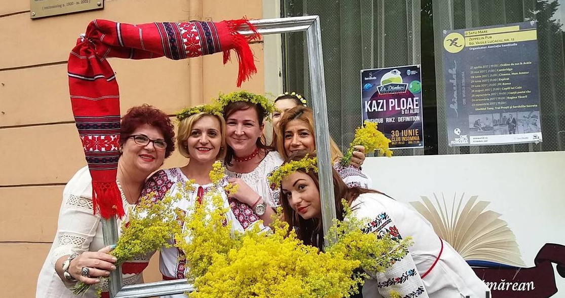 Ia tradițională românească, promovată prin carte de Biblioteca Județeană