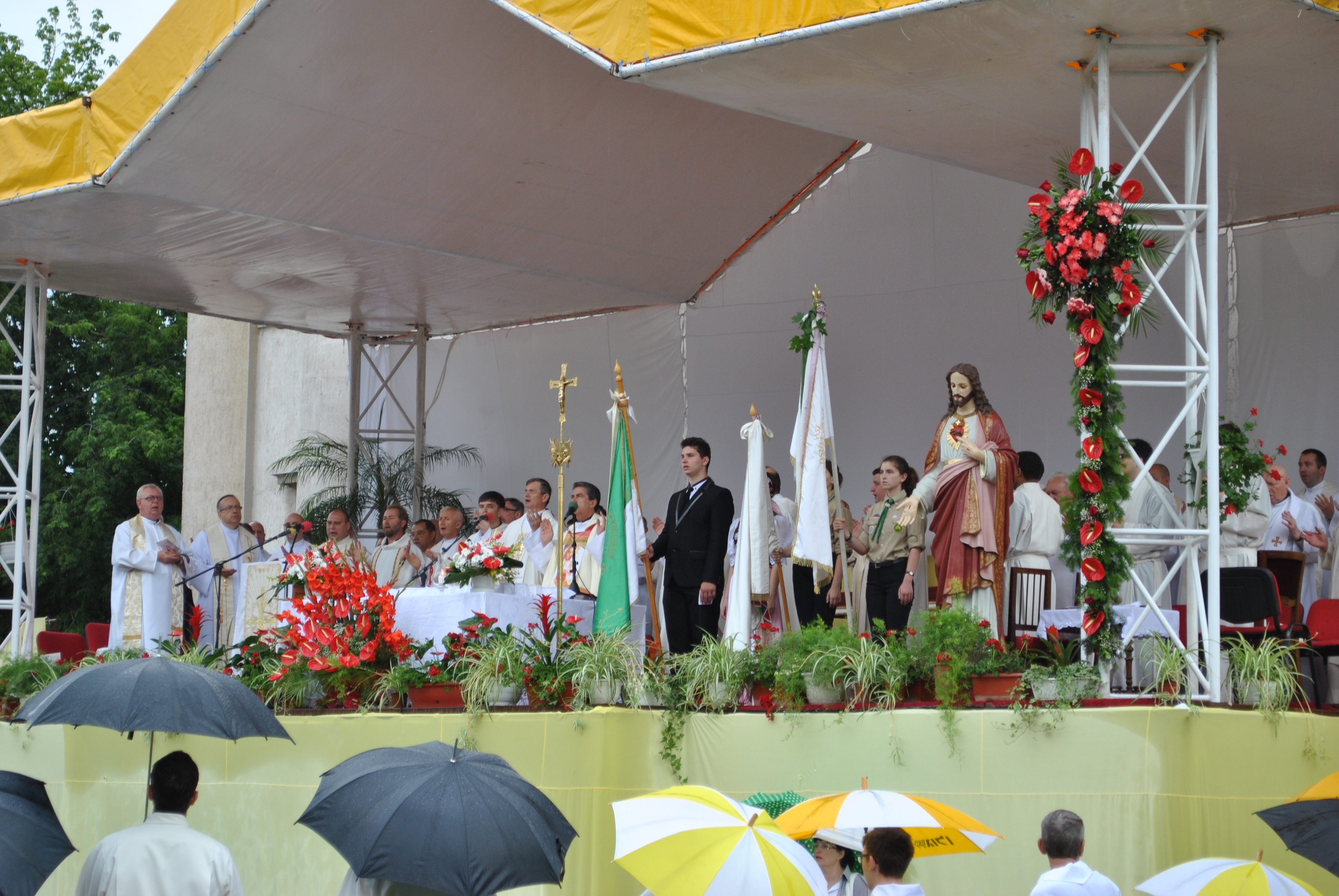 Mii de credincioși și pelerini, duminică, la Satu Mare