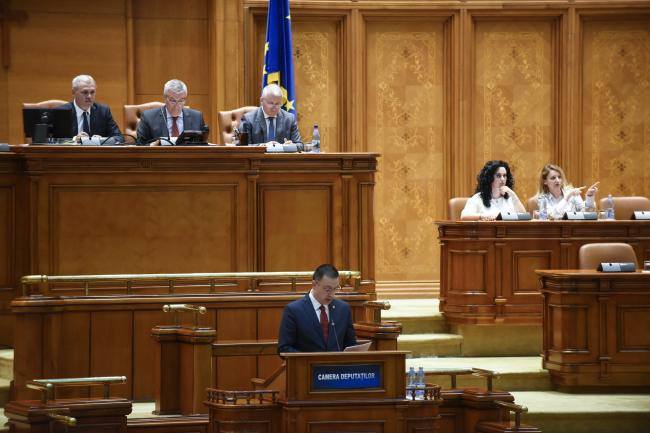 Moțiunea de cenzură împotriva guvernului Grindeanu, citită în parlament