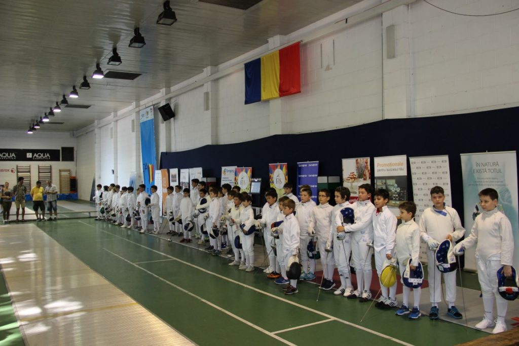 A început Campionatul Național  de Scrimă pentru copii