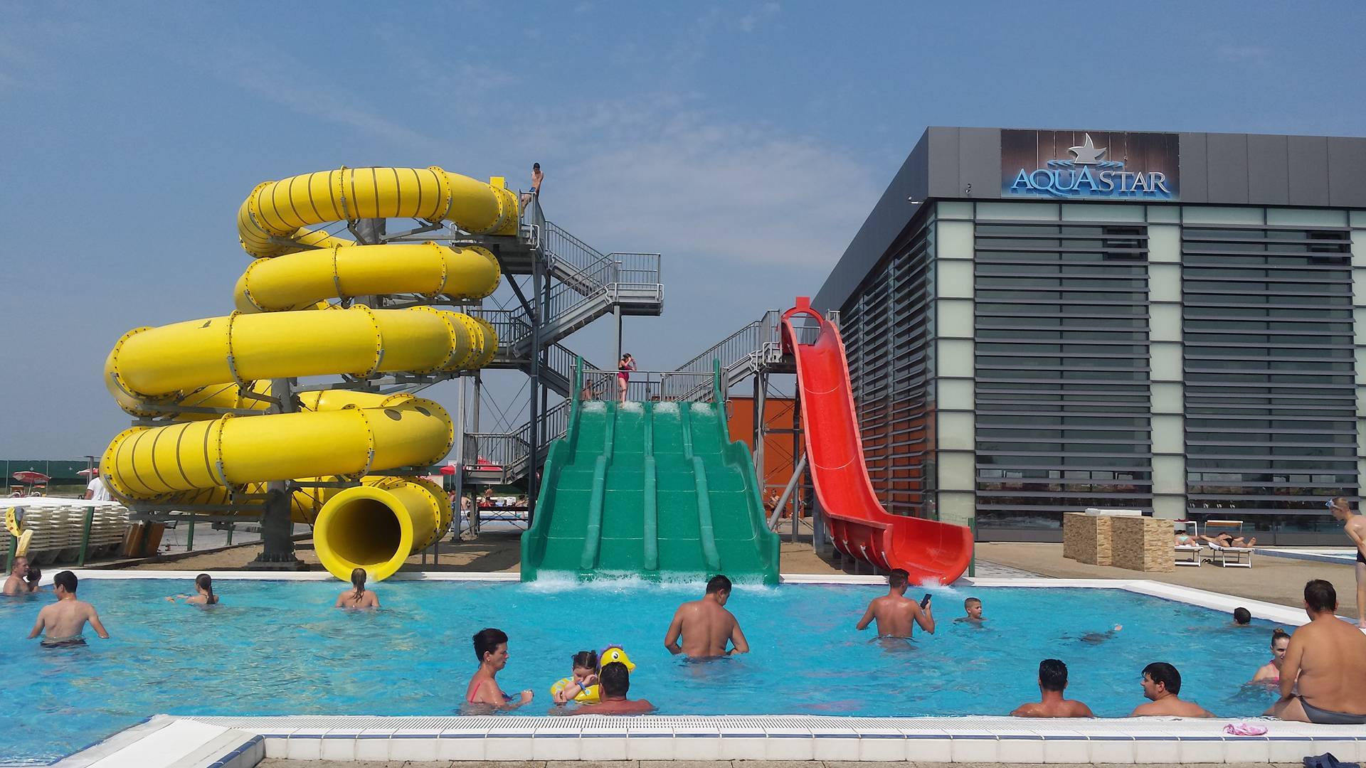 FOTO. Relaxare și distracție la Aquastar. Week-end torid la Satu Mare