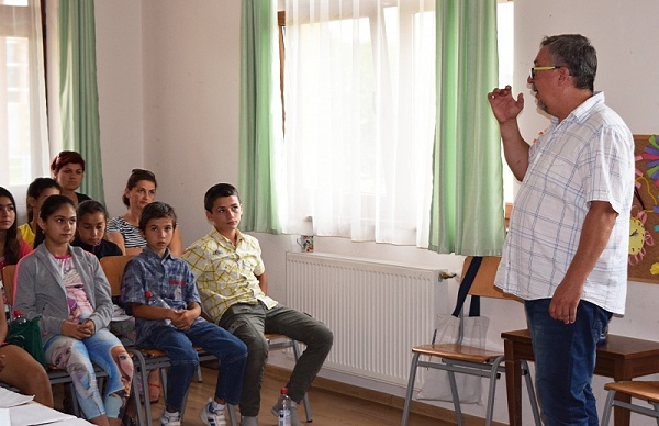 Școlarii de la centrele Caritas au participat la „Concursul de citit povești”