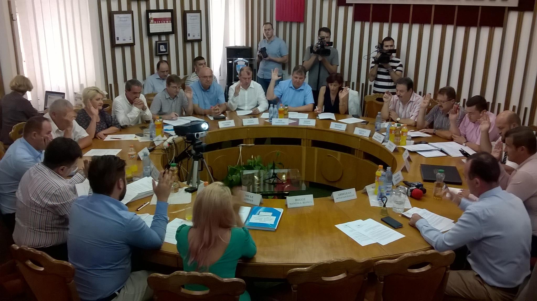 FOTO. Au crescut salariile angajaților din Primărie. Kereskenyi: S-a făcut dreptate