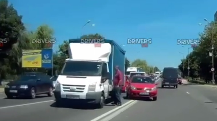 VIDEO. Traficul Sătmărean, o junglă a nesimțiților. Te crucești de ce vezi