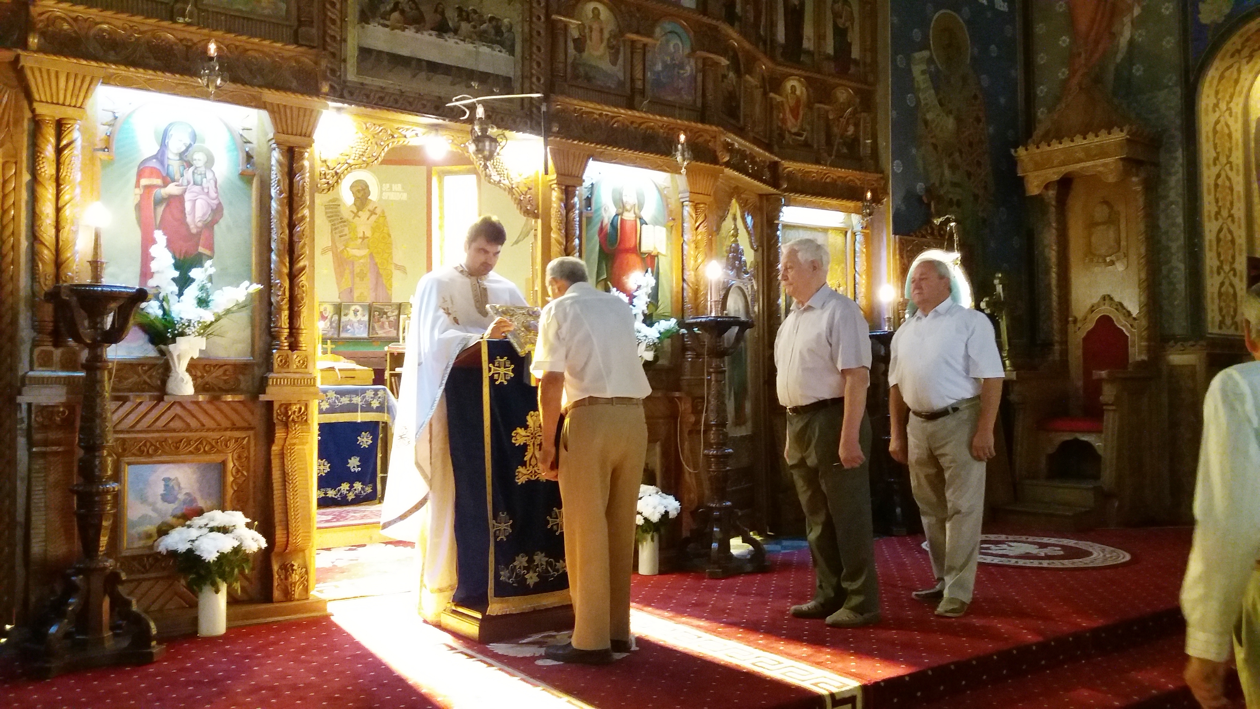 Creștinii ortodocși sărbătoresc azi Adormirea Maicii Domnului