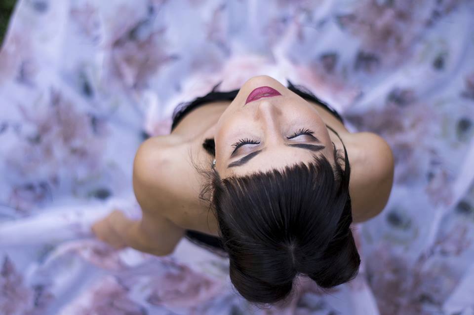 FOTO. Rochiile create de ea sunt o poveste. Află despre cine e vorba