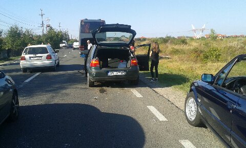 FOTOGALERIE. Accident în lanț la Satu Mare. Vinovată, o tânără de 18 ani