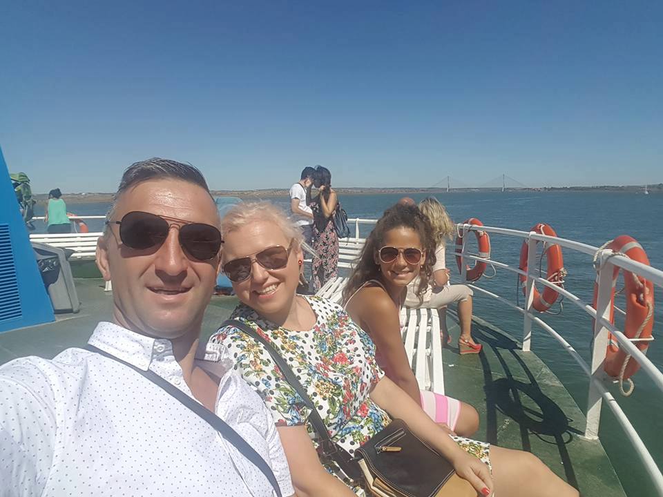 FOTO. Artiștii sătmăreni au luat vacanță. Unde și le petrec