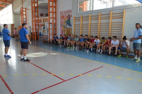 Handbalul moare, dar nu se predă!