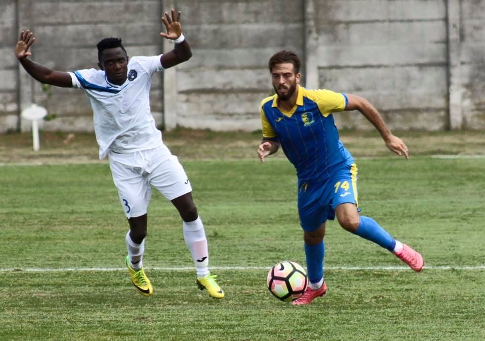 Meci dificil pentru galben-albaştri