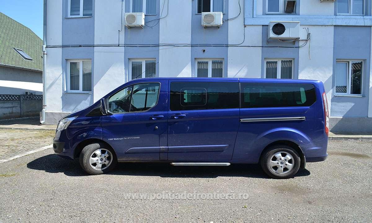 Microbuz furat din Germania, descoperit la Vama Urziceni. Se afla în vaza de date Interpol