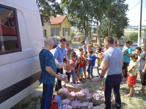 Gest impresionat făcut de deținuții sătmăreni. Cadouri pentru copiii abandonați