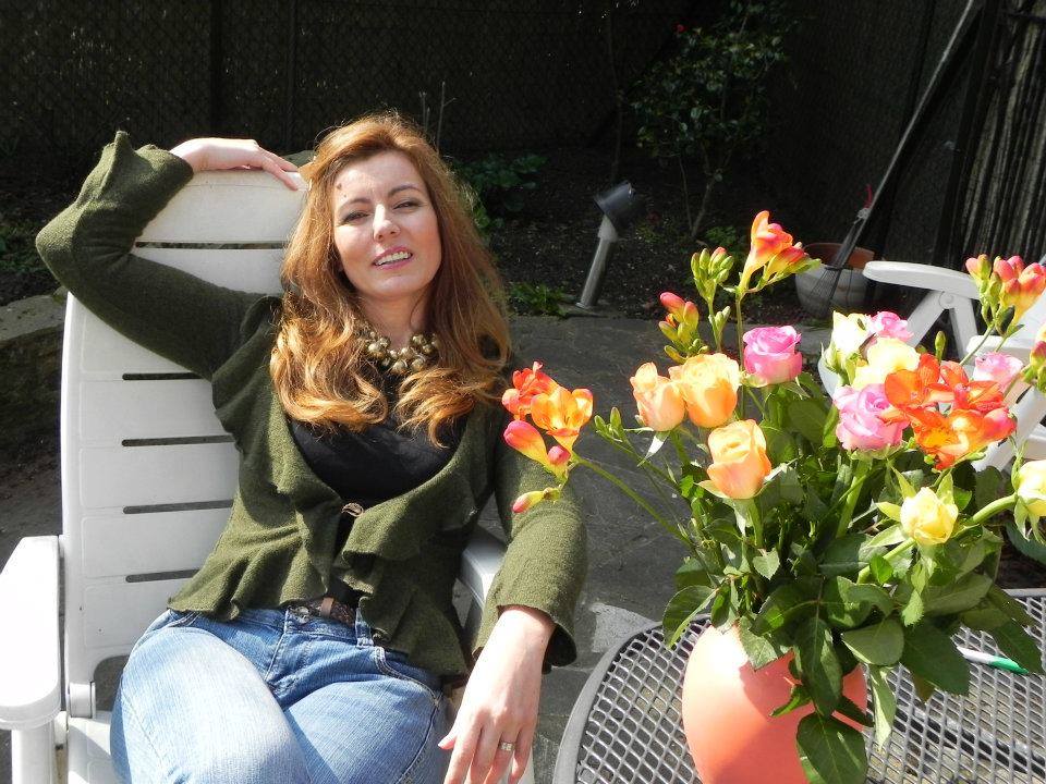 FOTO. Pensatul cu ața, o noutate absolută la Satu Mare. Femeia aceasta face “minuni”!