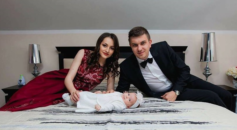 FOTO. ﻿Vedete sătmărene, tătici tineri. Viață împărțită între spectacole și copiii lor