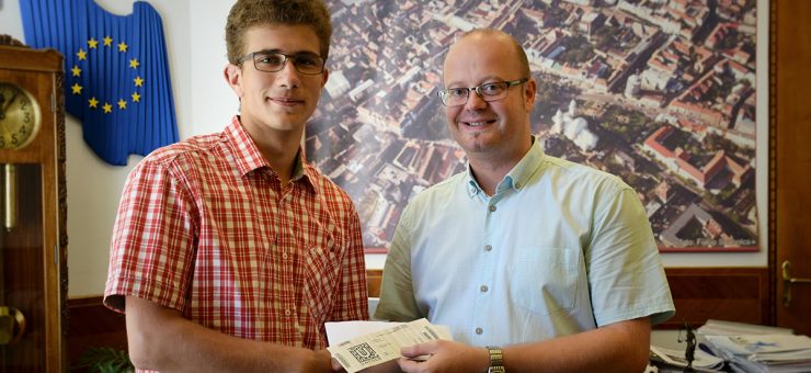 FOTO. Sătmăreanul cu cea mai mare medie la Bac merge la Untold. Cine i-a făcut supriza