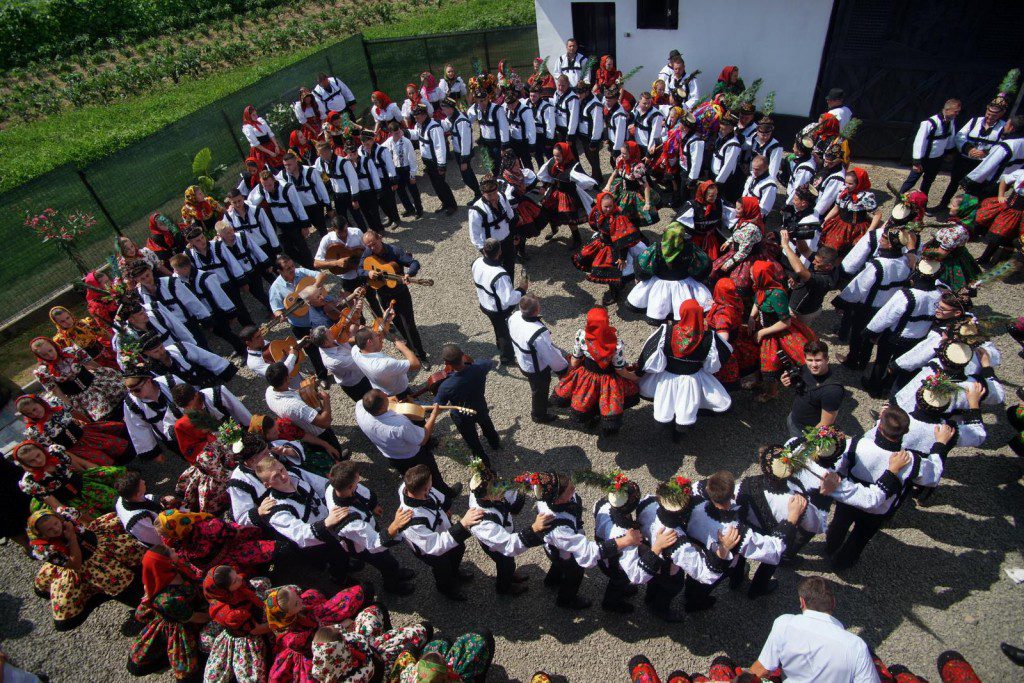 Uliţele din Ţara Oaşului au vuit și în acest an de muzica ceteraşilor