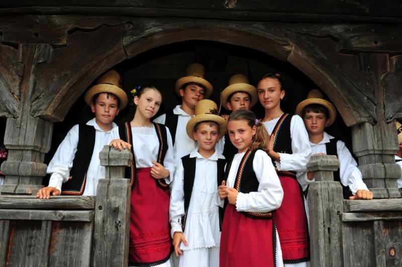 Costumul popular din zona Codru, un document de viaţă