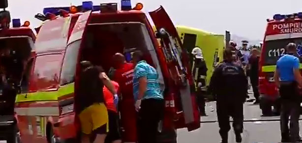 Zece persoane rănite în urma accidentului de pe ”Șoseaua Morții”. Cod Roșu