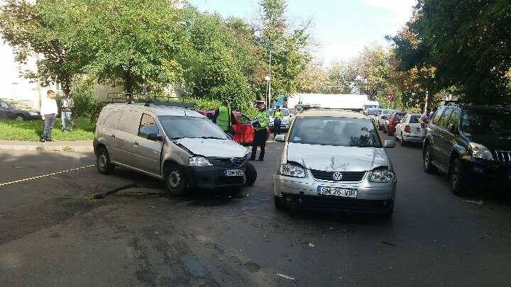 VIDEO/FOTO. Accident cu victimă la Satu Mare. O tânără, la spital
