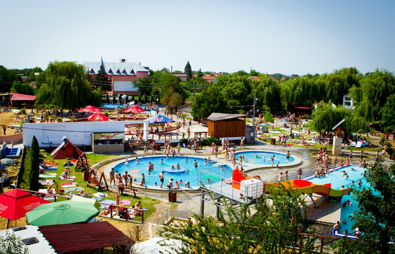 Cele mai bune locuri cu ape termale din judeţ unde să fugi în luna septembrie