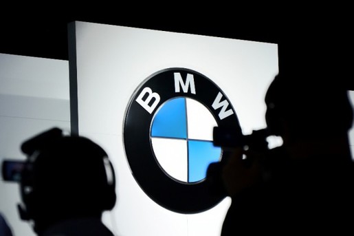 BMW îşi schimbă emblema pe care o ştiam toţi! Producătorul a prezentat noul logo pentru modelele de lux
