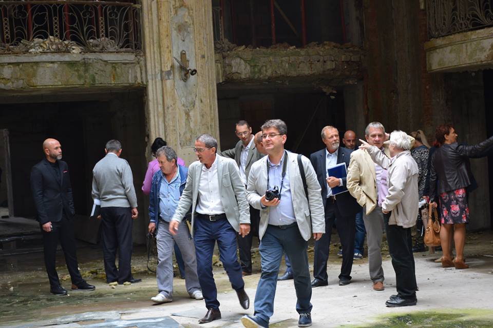 FOTOGALERIE. Ultimatum pentru proprietarii Hotelului Dacia. Încă trei luni